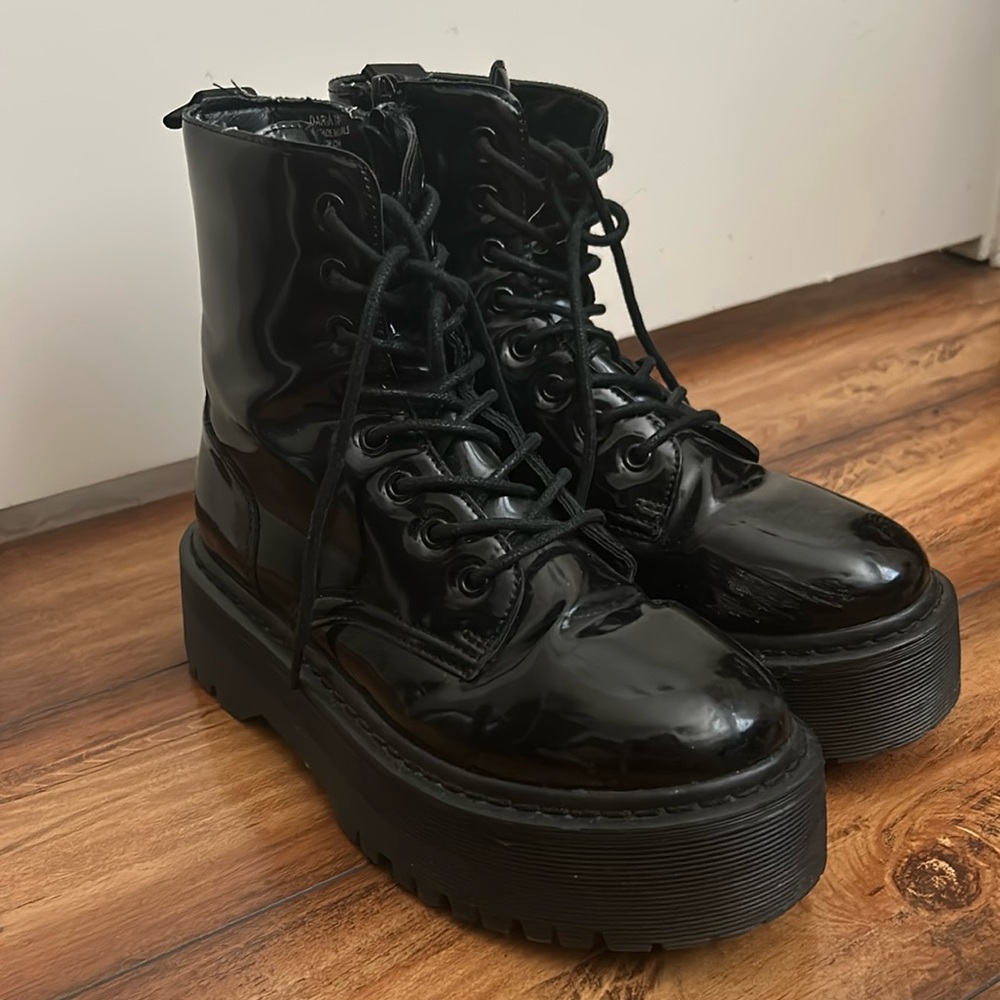 Black Boots